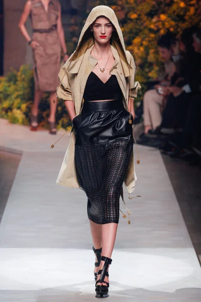 Look 17